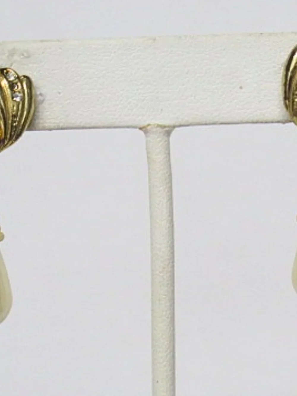 Vintage Faux Pearl Rhinestone Gold Tone Teardrop Dangle Earrings